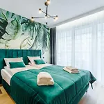 Laba Kasprowicza 20 Parking Basen Fitness Bawialnia W Cenie, Parkplatz Schwimmbad Fitness Spielzimmer Im Preis