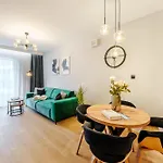 Laba Kasprowicza 20 Parking Basen Fitness Bawialnia W Cenie, Parkplatz Schwimmbad Fitness Spielzimmer Im Preis * Kołobrzeg