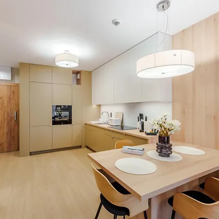 Laba Kasprowicza 20 Parking Basen Fitness Bawialnia W Cenie, Parkplatz Schwimmbad Fitness Spielzimmer Im Preis * كولوبرزيغ