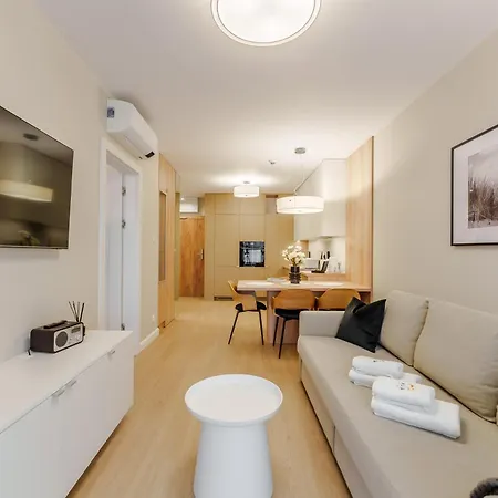 Laba Kasprowicza 20 Parking Basen Fitness Bawialnia W Cenie, Parkplatz Schwimmbad Fitness Spielzimmer Im Preis