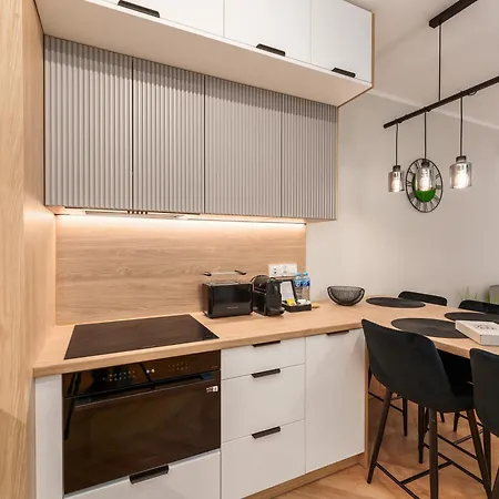 Laba Kasprowicza 20 Parking Basen Fitness Bawialnia W Cenie, Parkplatz Schwimmbad Fitness Spielzimmer Im Preis كولوبرزيغ