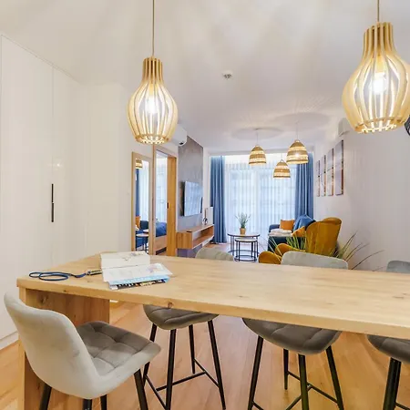 Laba Kasprowicza 20 Parking Basen Fitness Bawialnia W Cenie, Parkplatz Schwimmbad Fitness Spielzimmer Im Preis Kołobrzeg